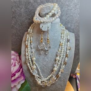 Pearl and Crystal Jewelry Set